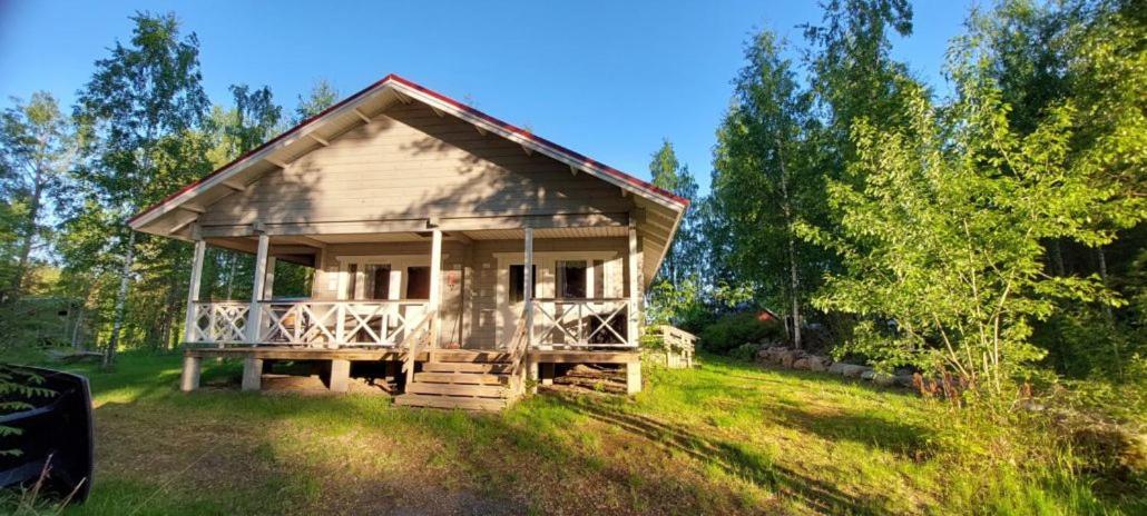 Pulla Karvisen Maatilamatkailussa Ruokola Bagian luar foto