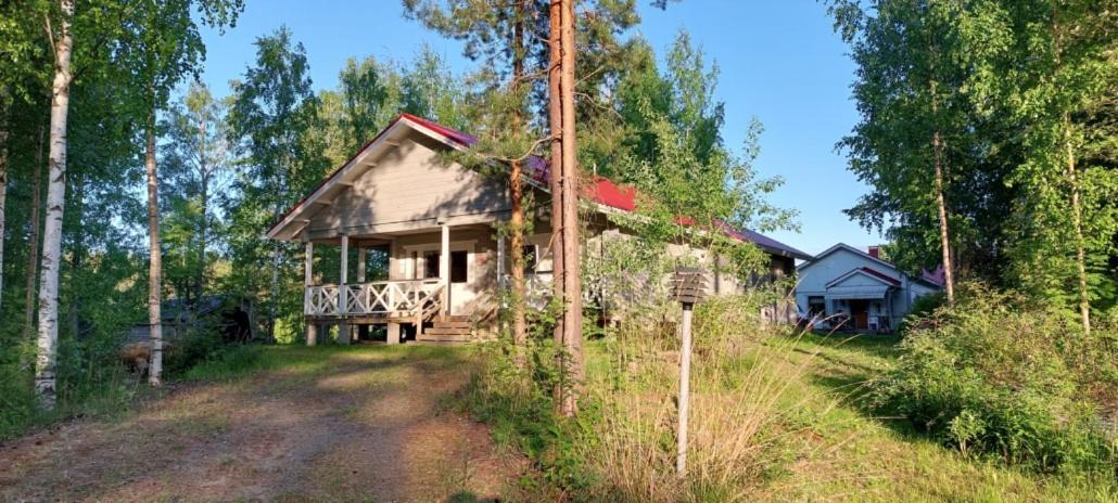 Pulla Karvisen Maatilamatkailussa Ruokola Bagian luar foto
